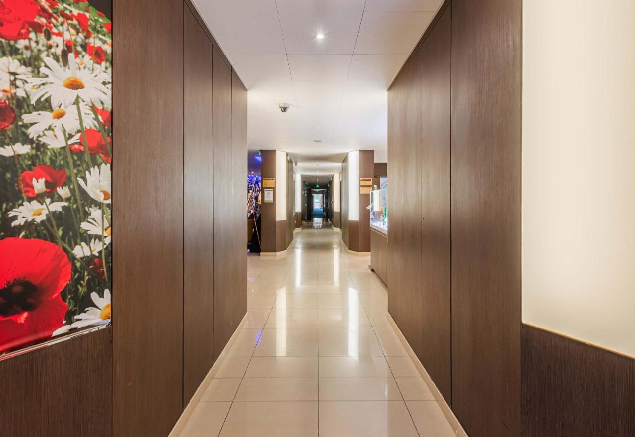 B&B Hotel Colmar Liberte 4 Etoiles ภายนอก รูปภาพ