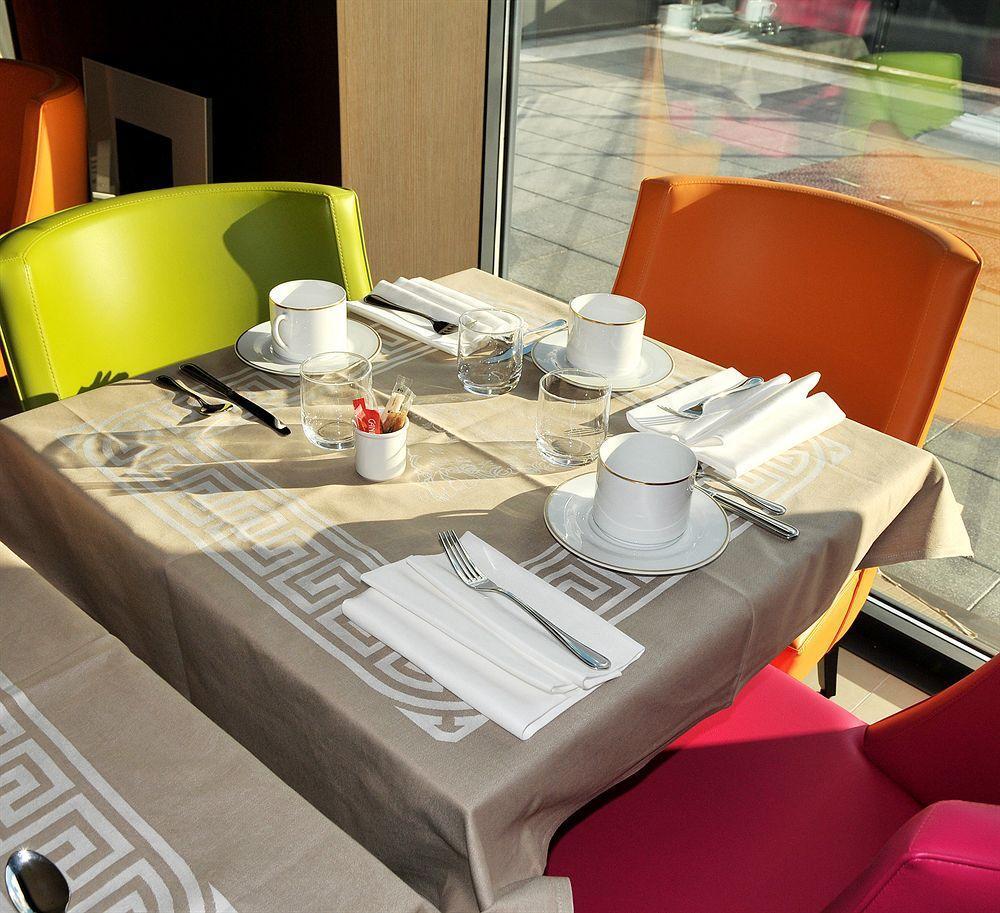 B&B Hotel Colmar Liberte 4 Etoiles ภายนอก รูปภาพ