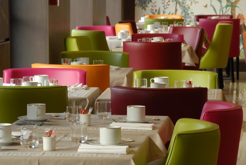 B&B Hotel Colmar Liberte 4 Etoiles ภายนอก รูปภาพ