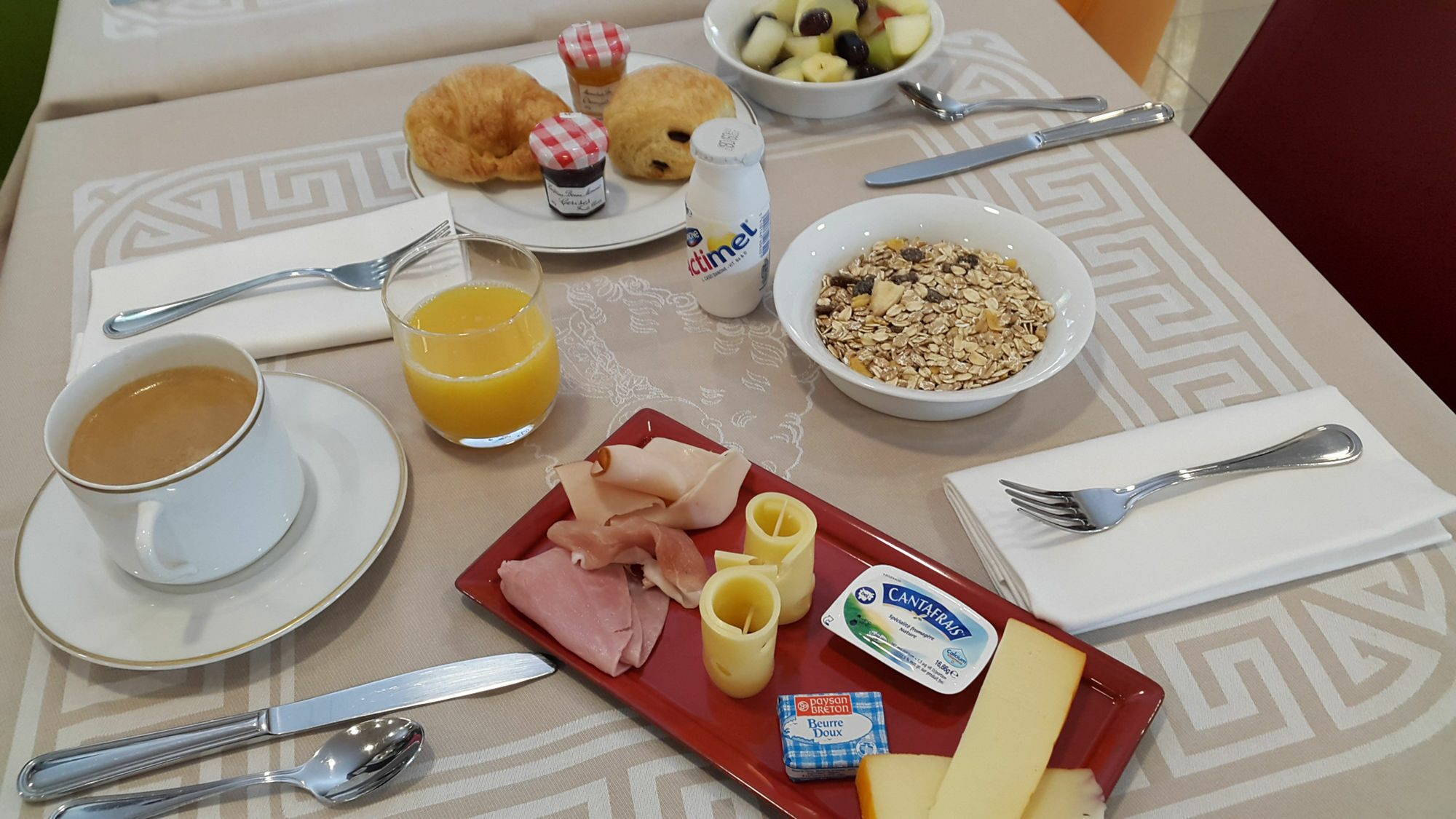 B&B Hotel Colmar Liberte 4 Etoiles ภายนอก รูปภาพ